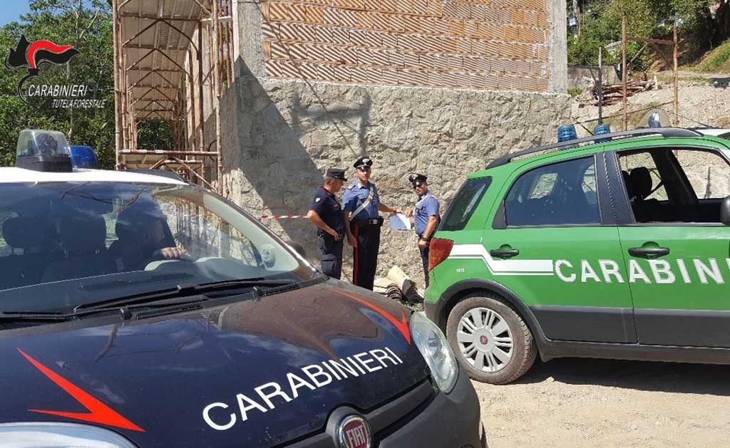 Abusivismo edilizio, carabinieri sequestrano manufatto a Platania