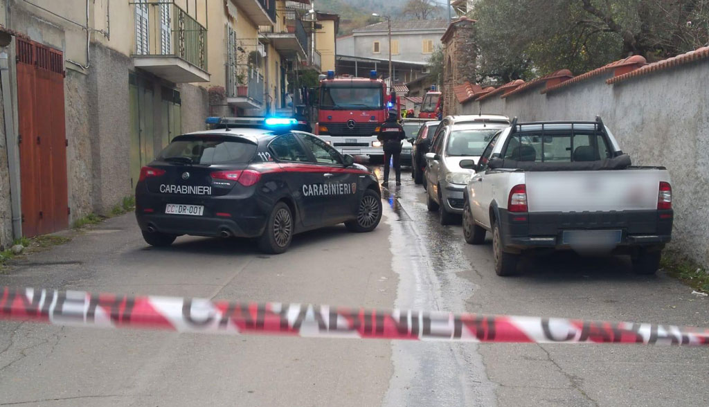 Incendio devasta 4 appartamenti nel vibonese: paura ma non ci sono feriti
