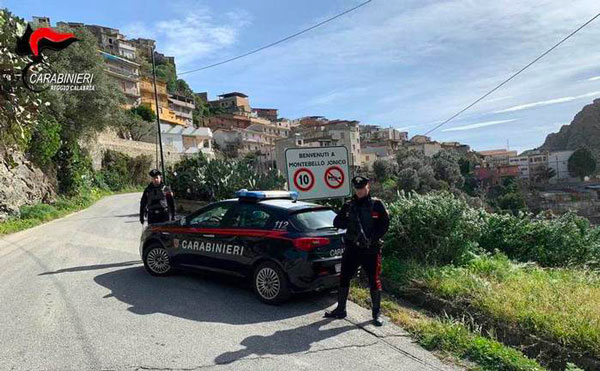 Rubano capo bestiame e chiedono riscatto, arrestati nel reggino 