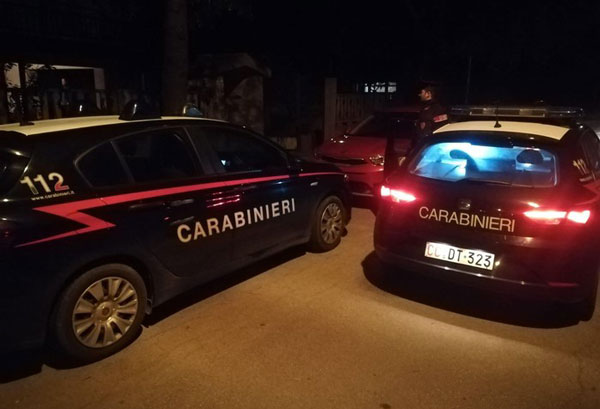 Accoltella gestore bar senza motivo, arrestato 21enne nel Cosentino