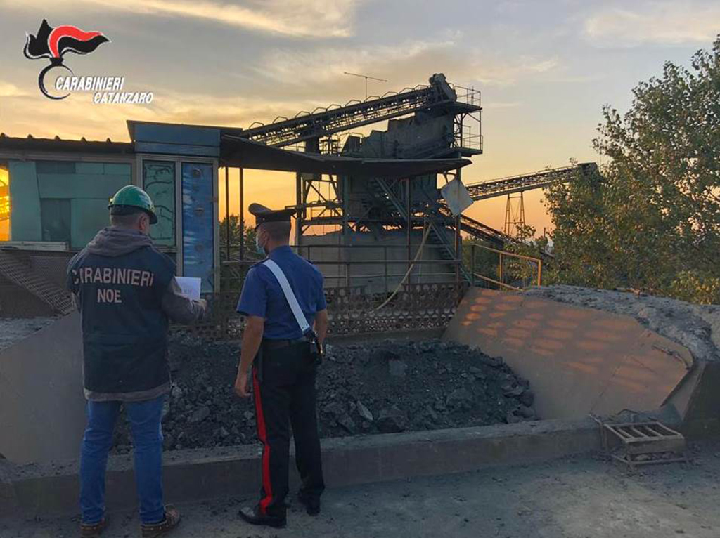 Sequestrato impianto di lavorazione inerti a Curinga, denunciato imprenditore 