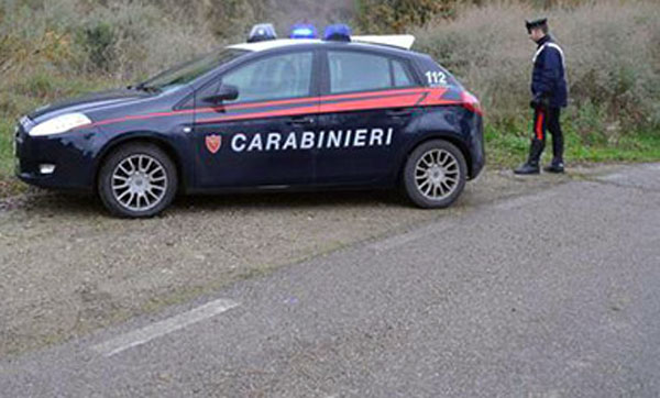 Agguato a donna mentre guida furgone su provinciale nel reggino, ferita 