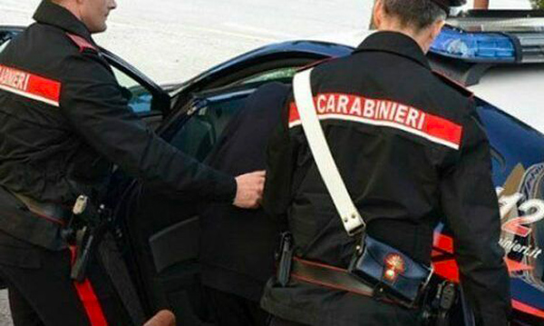 Spaccio, estorsione e sfruttamento della prostituzione: arrestato anche agente polizia locale nel Catanzarese