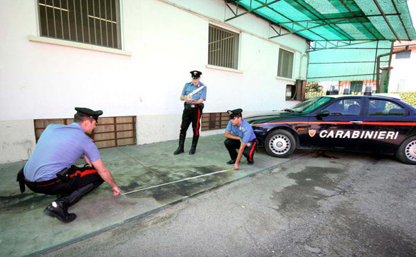 Calabria: Bomba davanti casa imprenditrice per non pagare debito, arrestato
