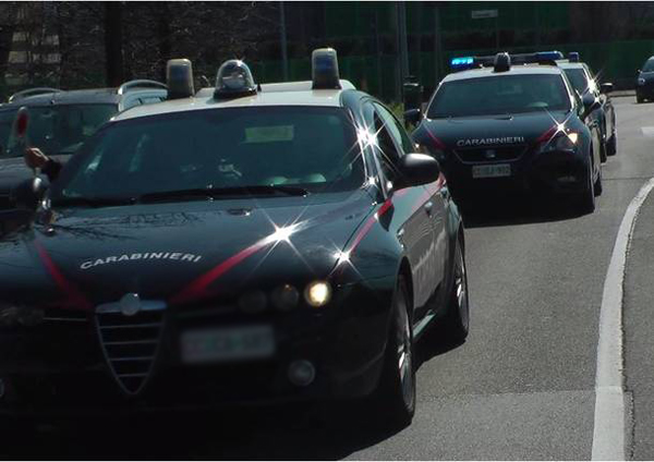 Tentano di rubare auto a Catanzaro, 4 arresti