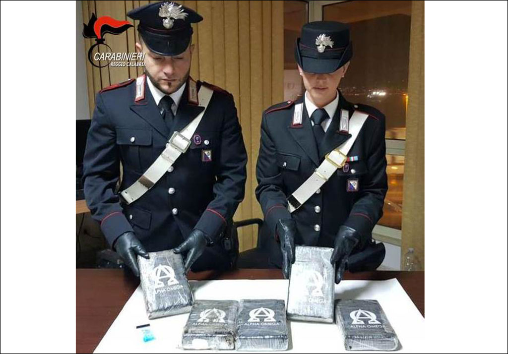 Nascondevano in auto oltre 5 kg di cocaina, 2 arresti nel reggino