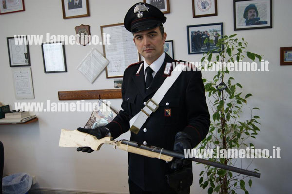 Calabria: Carabinieri Conflenti rinvengono fucile artigianale in boscaglia