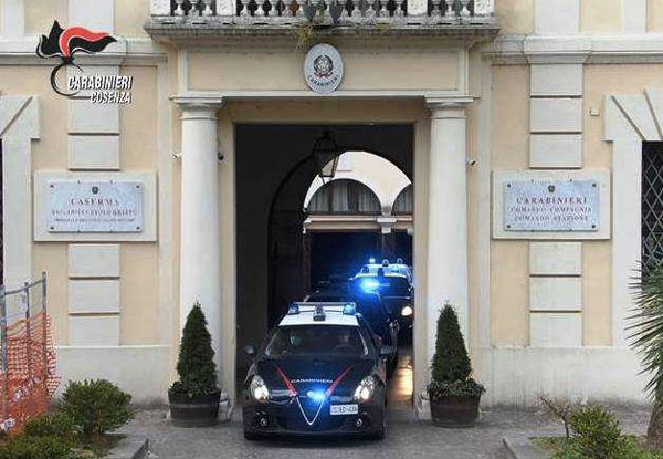 Operazione ‘Fly’, eseguite 6 misure cautelari per detenzione ai fini di spaccio e estorsione nel Cosentino