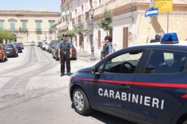 Controlli carabinieri a Crotone, 7 arresti e 12 denunce