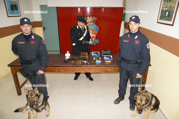 Calabria: Nascondeva nel garage droga e armi, arrestato 38enne