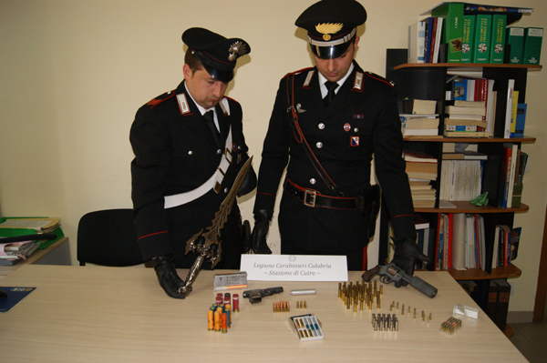 Calabria: Aveva pistole clandestine e proiettili, arrestato 57enne