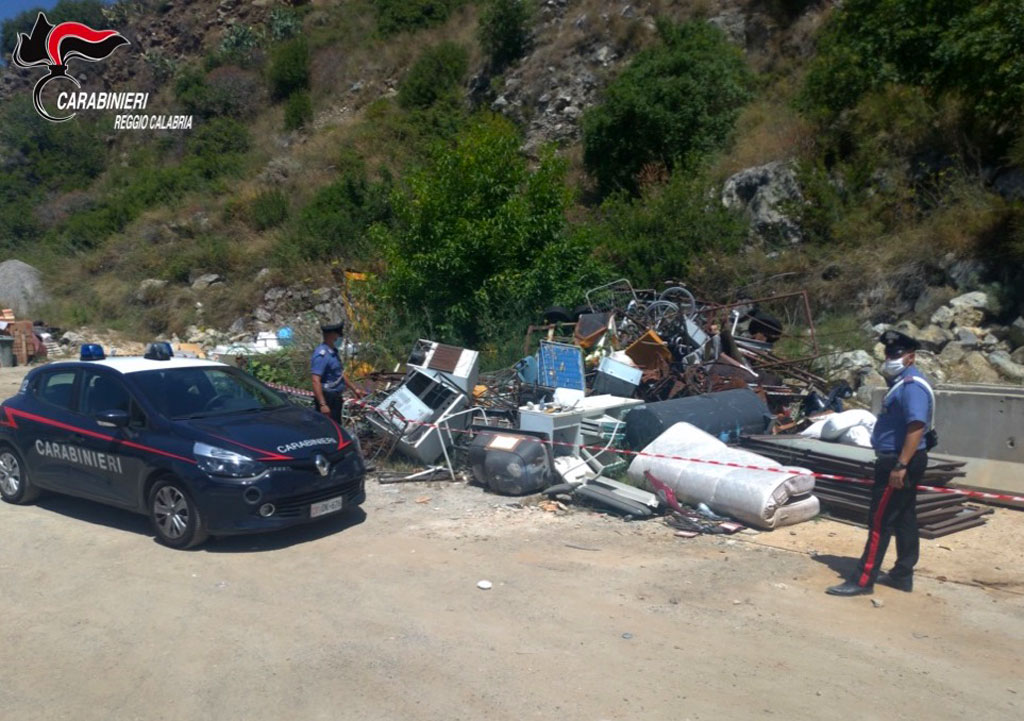 carabinieri-discarica-rc-2020-agosto.jpg