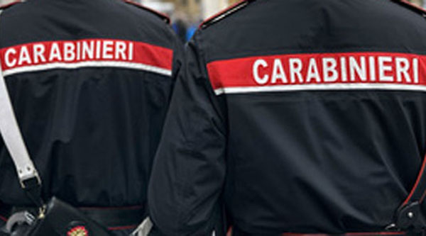 Tredicenne sospesa da scuola, familiari aggrediscono carabinieri a Cirò Marina