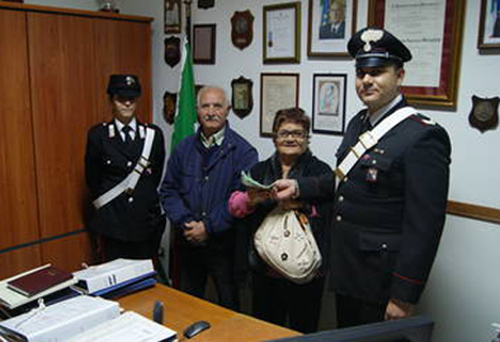 Calabria: Borsa rubata a coniugi sei mesi fa, trovata ancora con denaro 