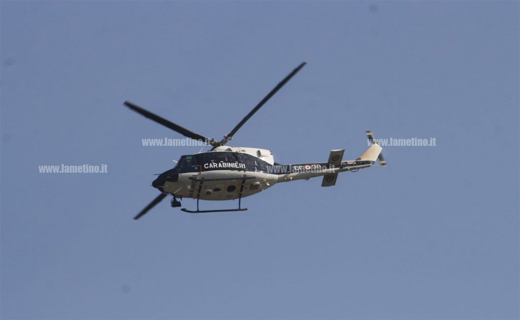 carabinieri-elicottero-controlli-2020.jpg