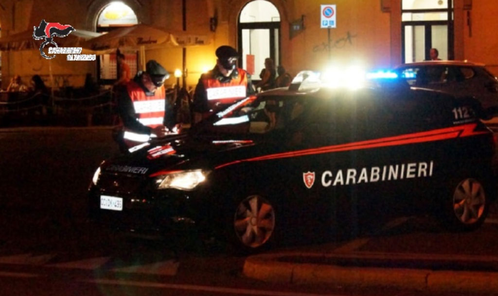Lamezia, controlli durante movida: carabinieri trovano auto e attrezzature rubate, restituite