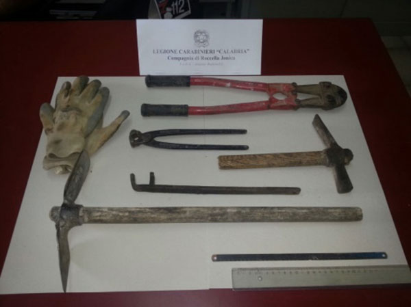 Calabria: Ruba cavo rame in cantiere lavori Ss106, arrestato 