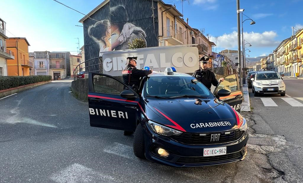 Controlli dei carabinieri nel Lametino: denunce, sanzioni e un arresto per violenza sessuale