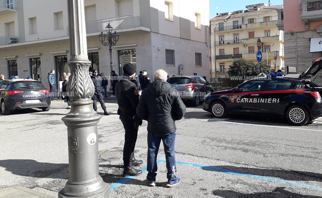 Lamezia, anziana investita mentre attraversa la strada su corso Nicotera: trasportata in ospedale
