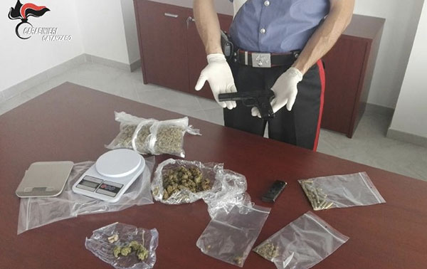 Lamezia: trovato in possesso di pistola clandestina, arrestato 27enne