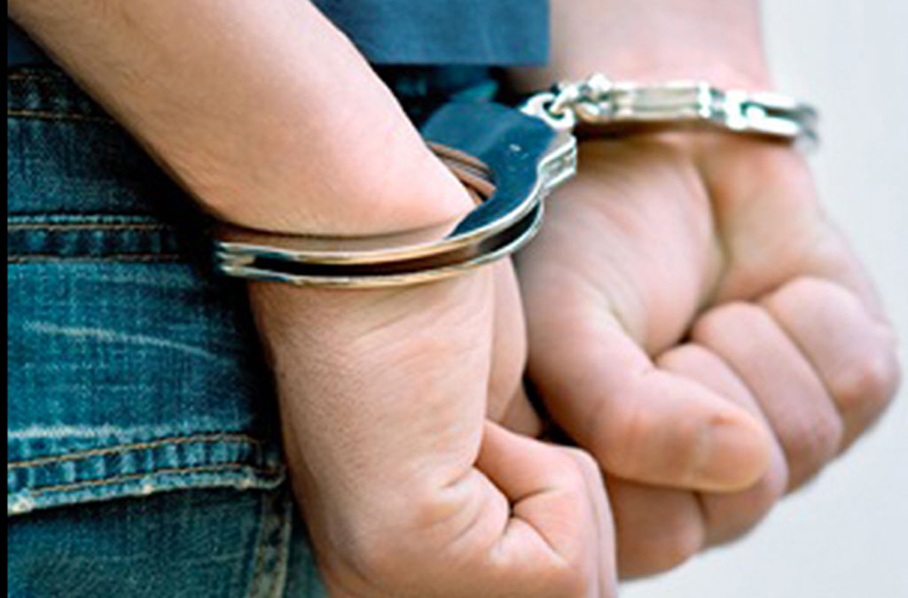 Viola divieto avvicinamento a ex compagna due volte in 3 giorni, arrestato a Reggio