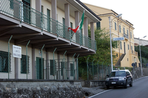 carabinieri-martirano-lombardo-caserma1.jpg