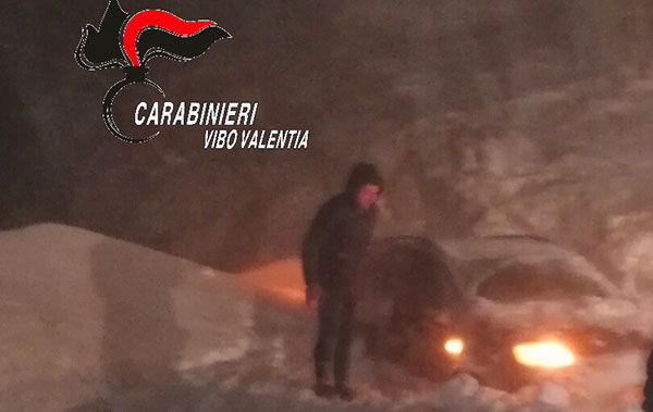 Padre e figlio intrappolati nella neve, salvati dai carabinieri a Nardodipace
