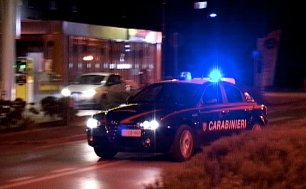 Lamezia: Tenta di compiere gesto estremo, 19enne salvato dai carabinieri