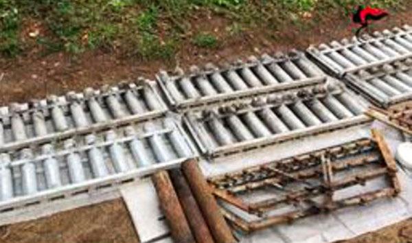 Fabbrica abusiva di fuochi pirotecnici scoperta a Soriano Calabro, una denuncia
