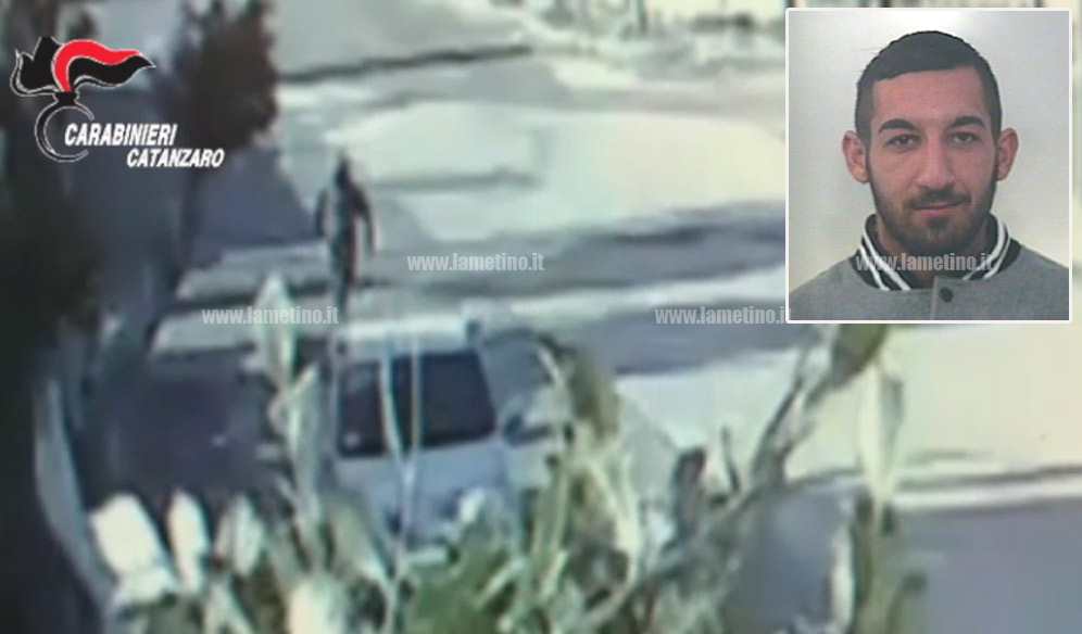 Lamezia: evade dai domiciliari per scippare donne in parcheggio supermercato, arrestato 20enne - VIDEO