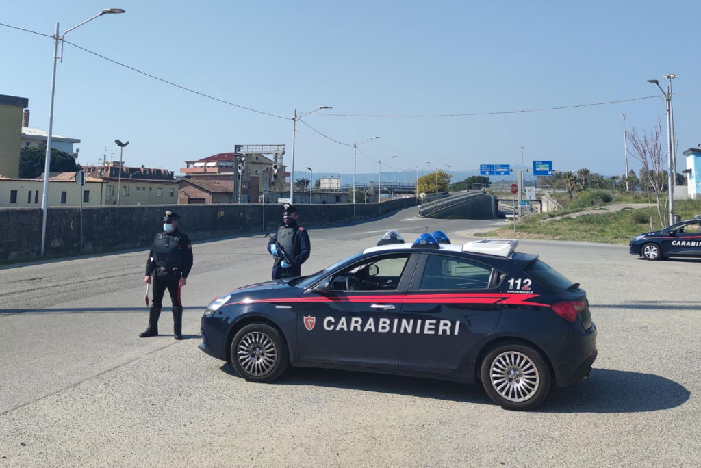 Lamezia, effettuano acquisti con banconote false: due denunce