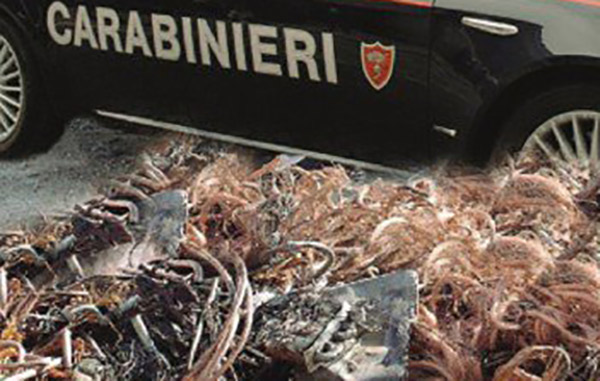 Sorpresi a bruciare cavi di rame, 5 denunce a Rende 