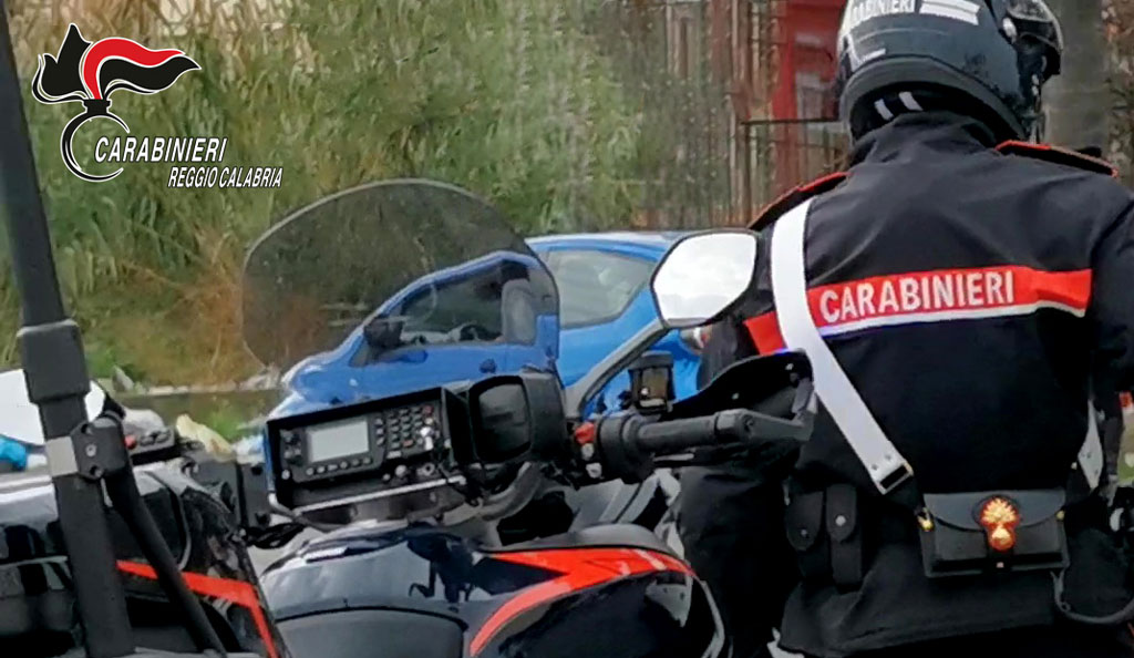 Scoperto deposito illegale di fuochi d’artificio a Rosarno, carabinieri sequestrano oltre 2200 kg di esplosivi
