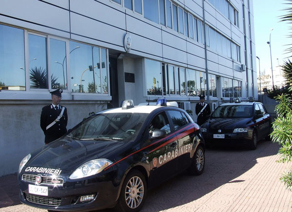 Maltrattamenti e minacce a madre e sorella, arrestato dai carabinieri nel Reggino