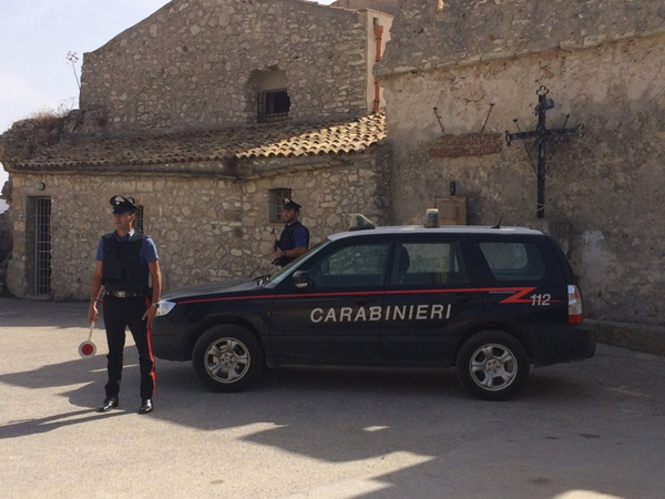 Estorsione ad agricoltore per presunto debito nel reggino, due arresti 