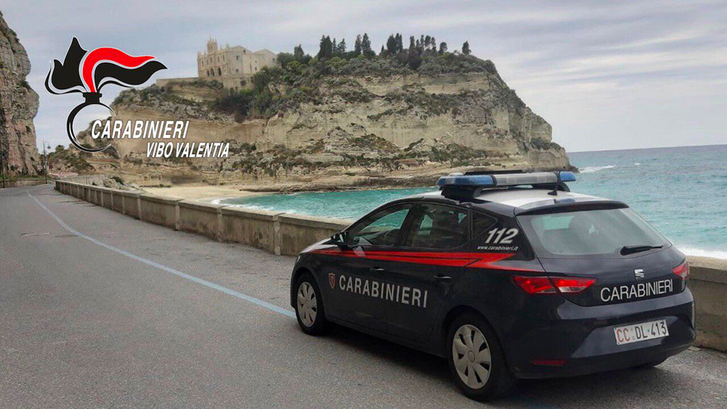 Coronavirus, sorpresi a chiacchierare davanti cimitero a Tropea: sanzionate 6 persone