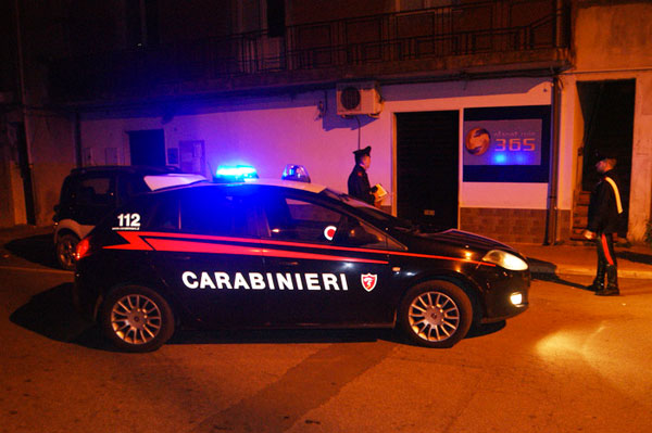 Spara in sala scommesse nel reggino dopo lite con gestore, arrestato
