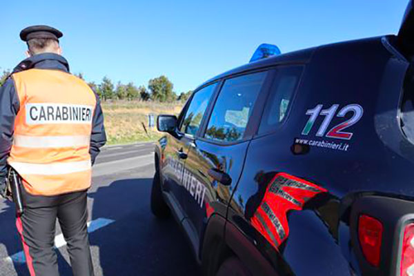Stalking, molestie e minacce ad una coppia: arrestato 36enne di Cutro