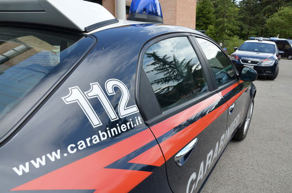 Tentano furto cassaforte con spaccata in negozio a Rende, indagini in corso