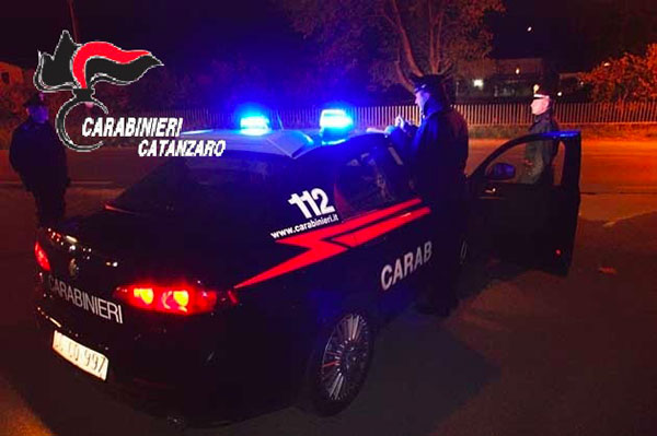 Ruba computer da negozio a Catanzaro, denunciato 56enne