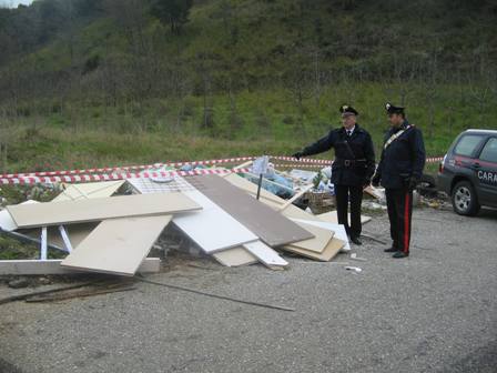 Lamezia, traffico illecito di rifiuti. Arrestati tre senegalesi dai Carabinieri