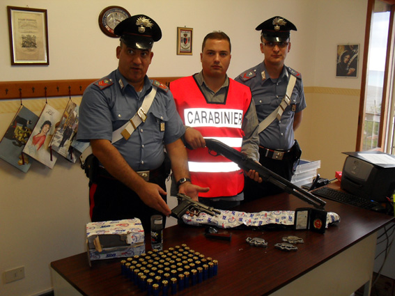 carabinieri_ritrovamento_munizioni_ott_2011_lamezia