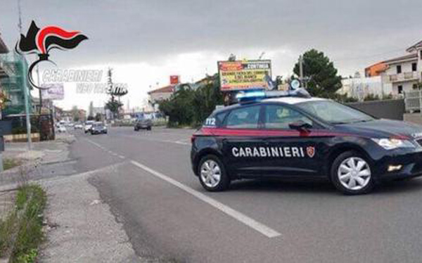 Rapina a mano armata in distributore carburanti a Mileto, indagano carabinieri