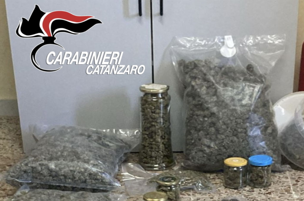 Detenzione e spaccio, arrestato giovane a Maida