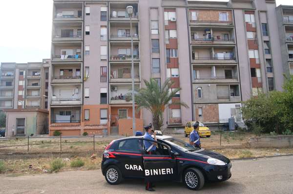 Calabria: Giovane spacciava nella sua abitazione, arrestato e poi liberato