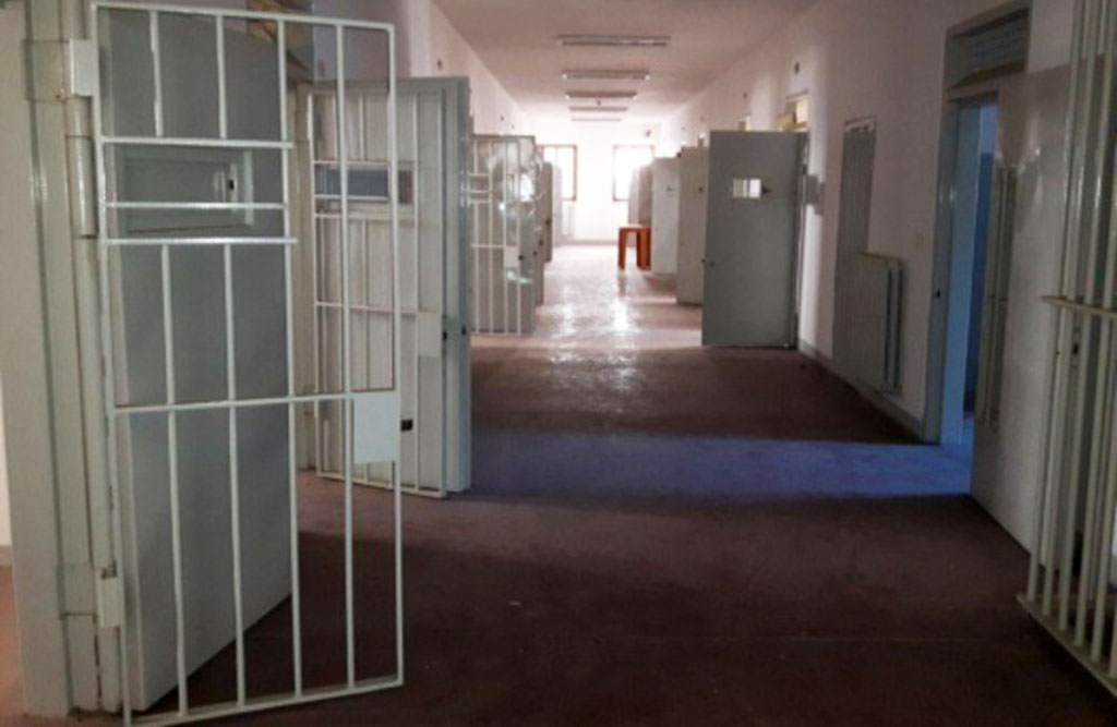 Detenuto aggredisce medico in ospedale e comandante Penitenziaria a Paola