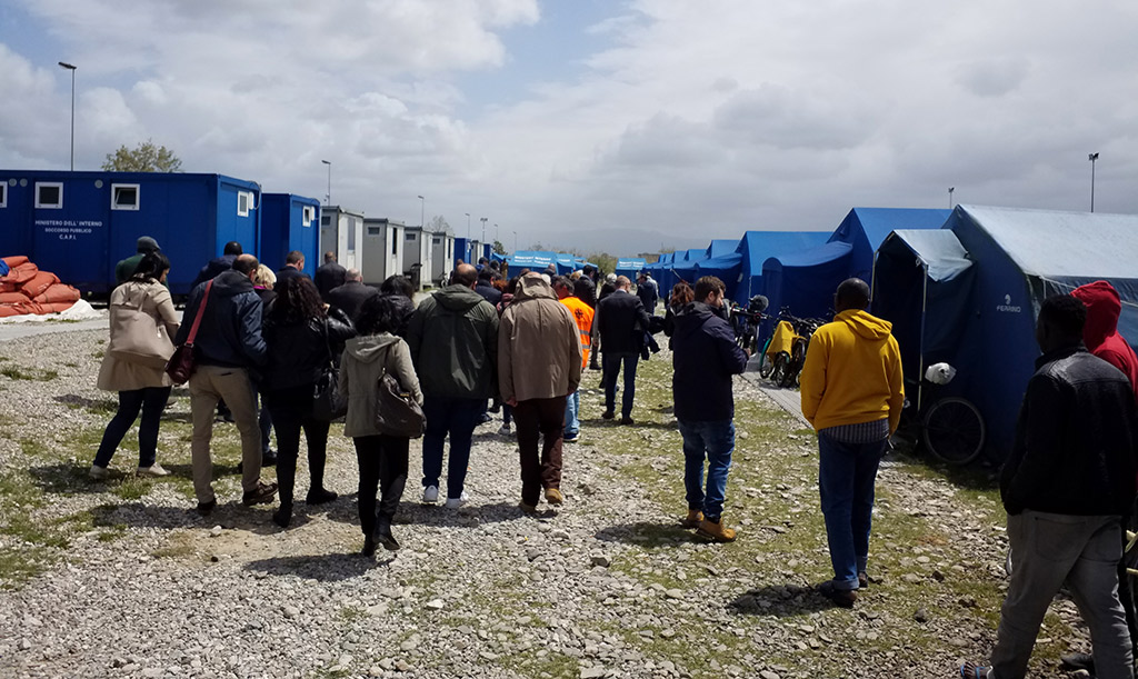 caritas-visita-tendopoli-080519.jpg