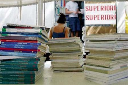 Scuola, caro libri, batosta per gli studenti del primo anno delle superiori