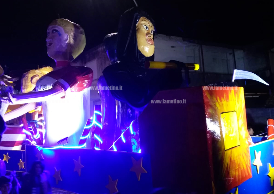 Carri allegorici, musica e colori nel primo weekend del carnevale di Acconia 
