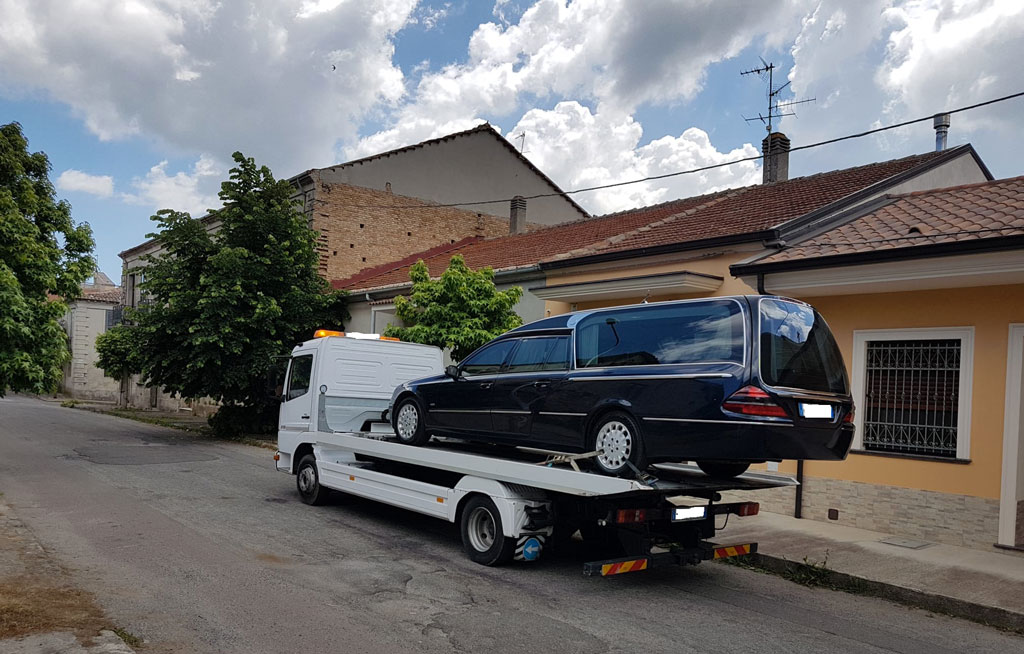 'Ndrangheta, finanzieri Vibo sequestrano due auto usate per funerali boss